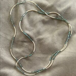 Elegant Beaded Necklace in Silver and Blue